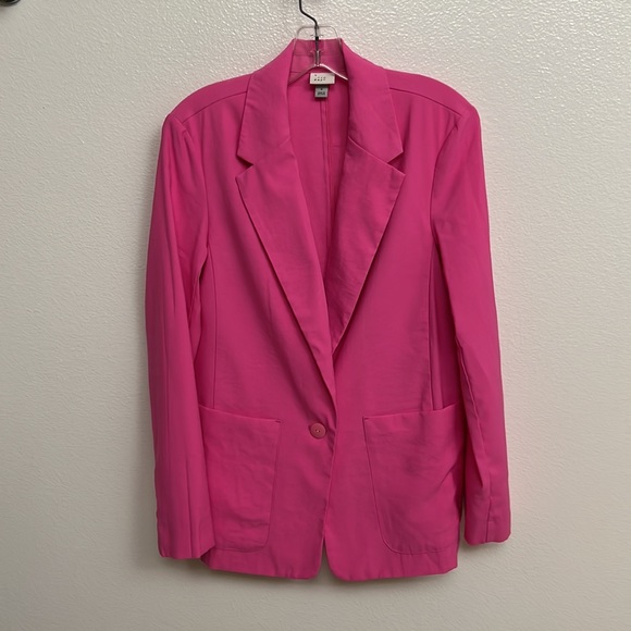 Target 🎯 Relaxed fit Pink Blazer - Picture 3 of 5